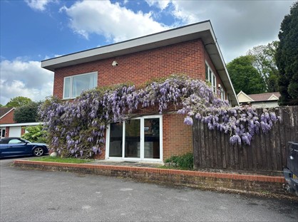 5 Bed Detached House, School Road, IP6