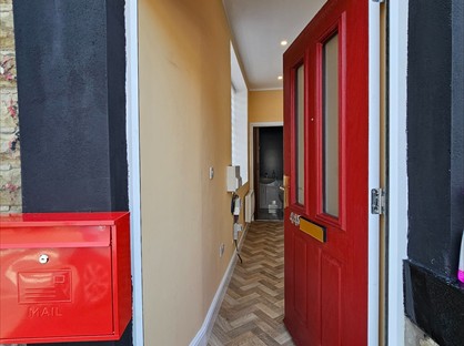 Studio Flat, Pitt Street, S70