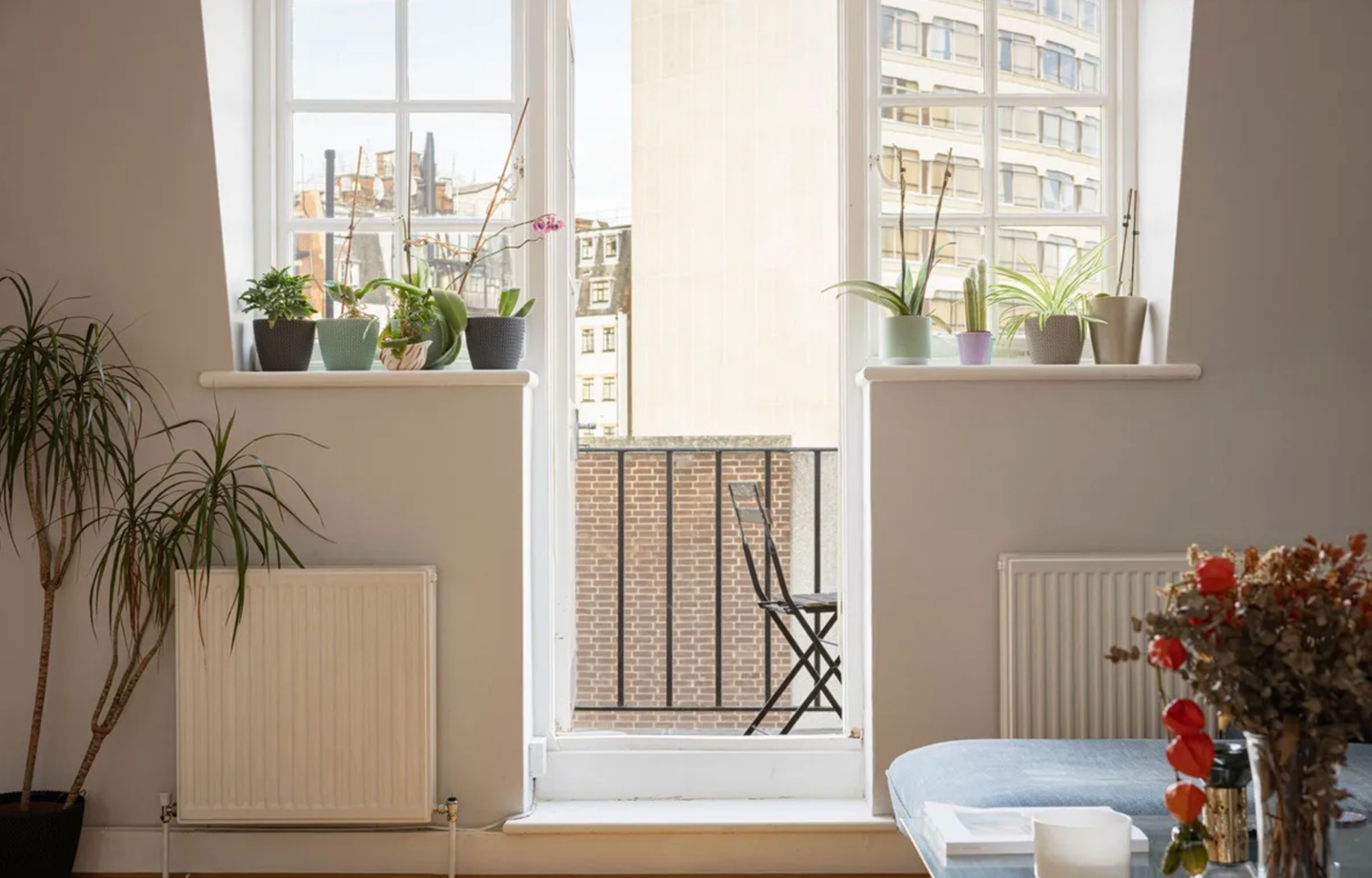 2 Bed Flat, Hans Crescent, SW1X, N1 7GU photo 2