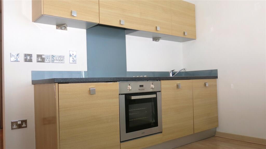 Studio Flat, St Pauls Place, B3 photo 4