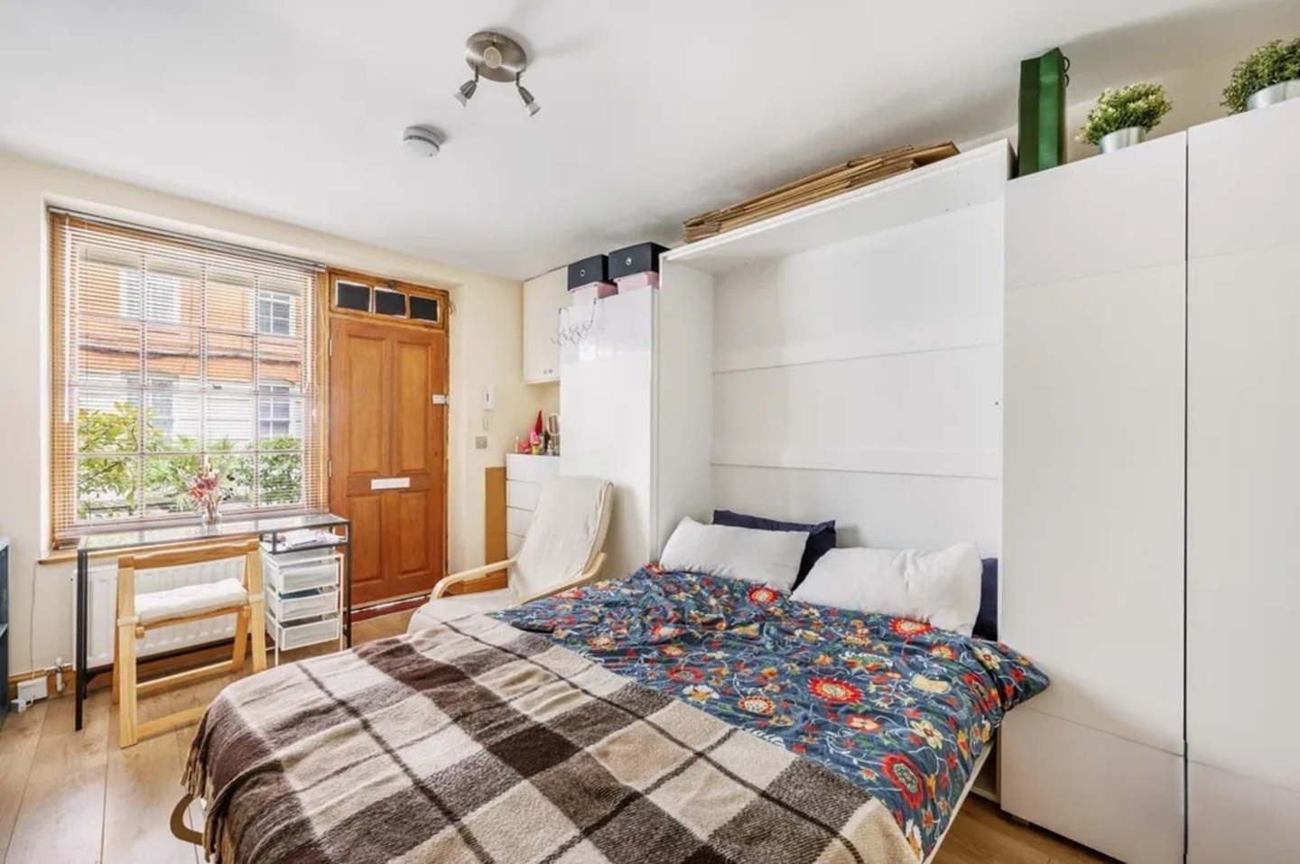 Studio Flat, Martlett Court, WC2B, N1 7GU photo 5