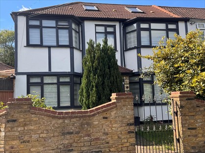 4 Bed Detached House, Larmans Road, EN3