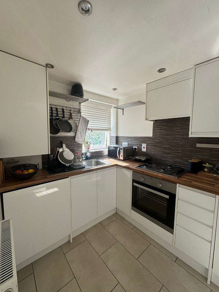 1 Bed Flat, Queens Road, RG1