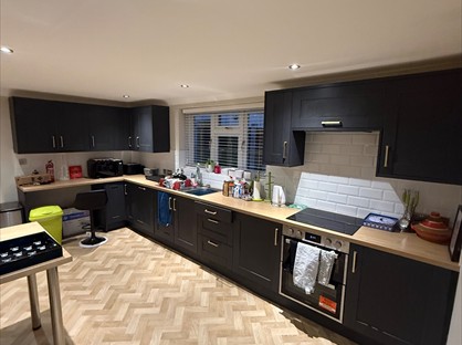 5 bed room for rent in Room in a Shared House, Maybury Road, GU21