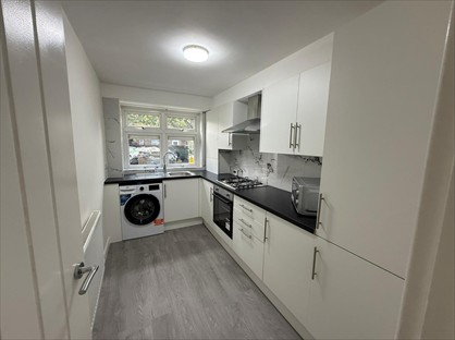 2 Bed Terraced House, Charnwood Road, UB10