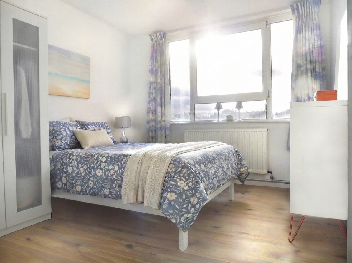 2 Bed Flat, Northcote Road, SW11 photo 3
