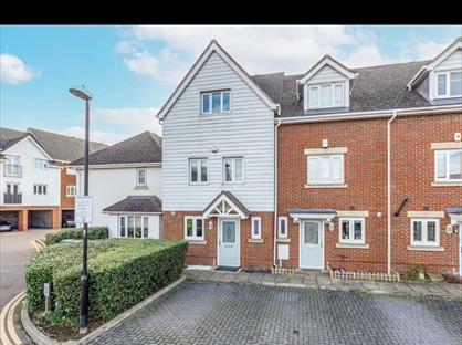 3 Bed Terraced House, Ingram Close, ME20