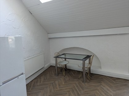 2 Bed Flat, Stanley St, PR1