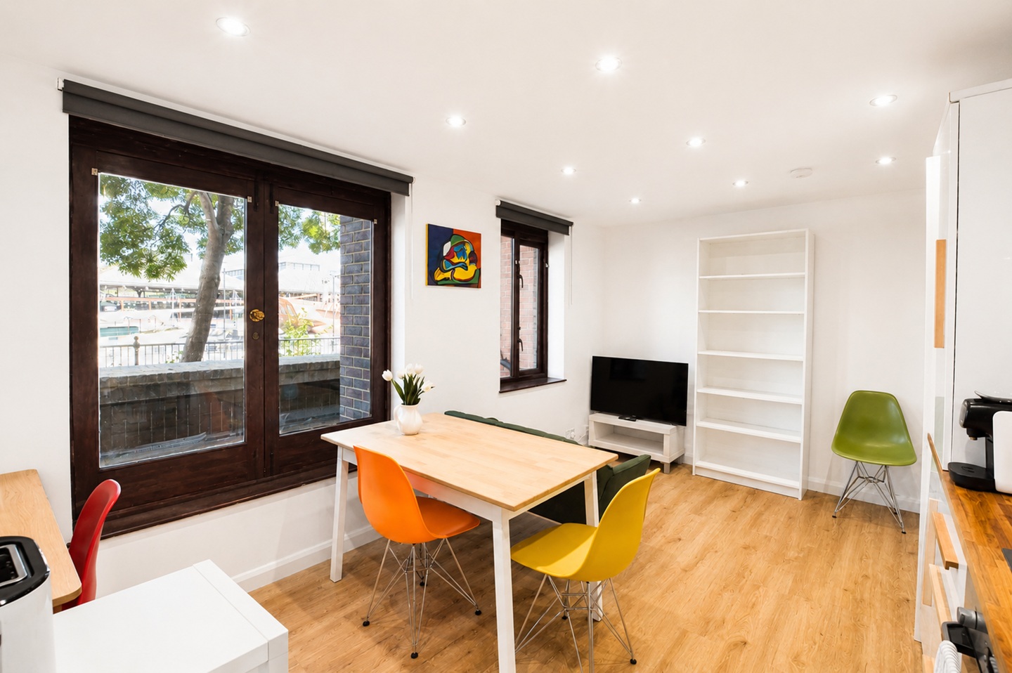 1 Bed Flat, Discovery Walk, E1W