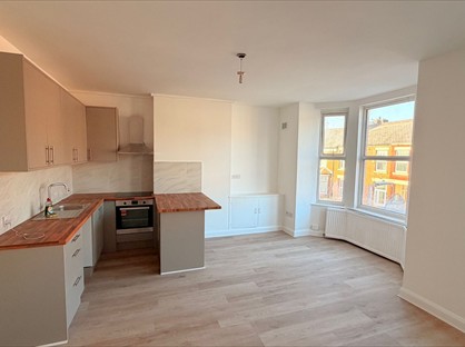 2 Bed Flat, Carlton Road, M6