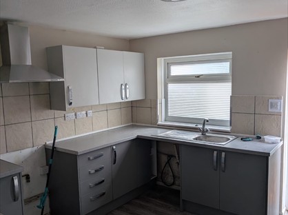 2 Bed Terraced House, Penrhyn Court, SA6