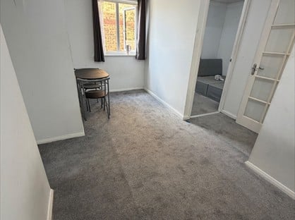 1 Bed Flat, Vignoles Road, RM7