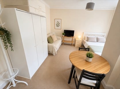 Studio Flat, Clare Court, WC1H