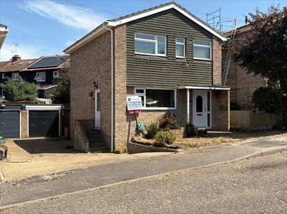 3 Bed Detached House, Sweden Close, CO12