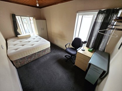 Room in a Shared House, Great West Road, TW7