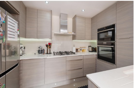 2 Bed Flat, Porchester Square, W2 photo 3