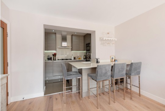 2 Bed Flat, Porchester Square, W2 photo 5