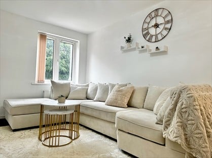 3 Bed Terraced House, Guardian Way, LU1