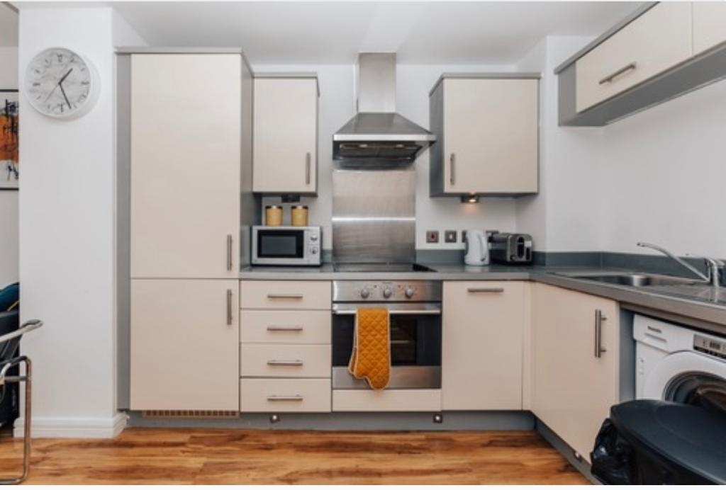 2 Bed Flat, Latitude, B5 photo 3