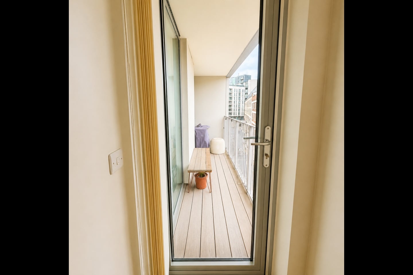 2 Bed Flat, Bacon St, E2 photo 5