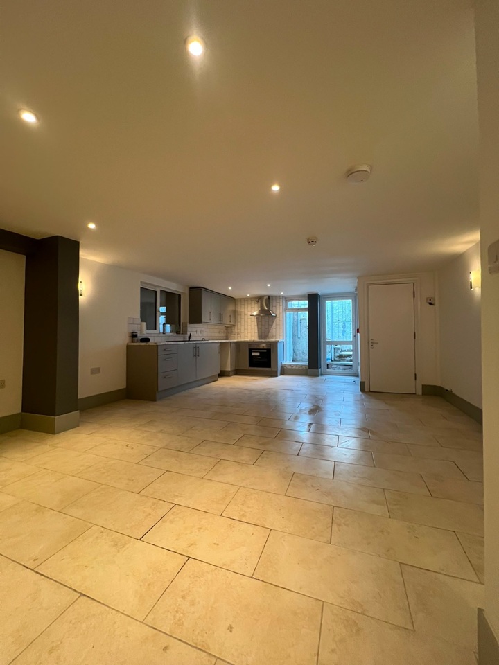 Studio Flat, Compton Road, LE3 photo 2
