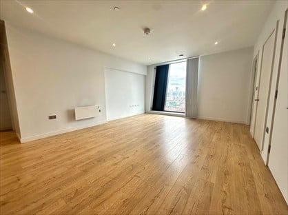 3 Bed Flat, Axis Tower, M1