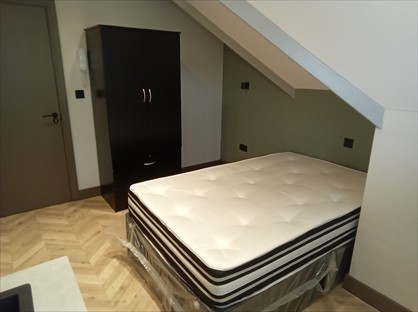 Room in a Shared House, Green Lane, TW17