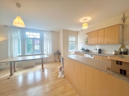 2 Bed Flat, Queen Anne Avenue, BR2
