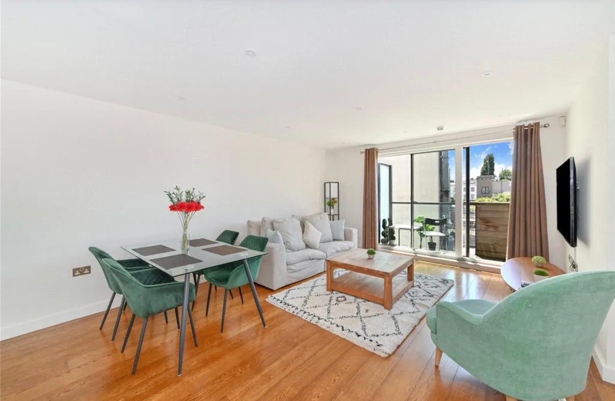 2 Bed Flat, Abbey Road, NW8 photo 2