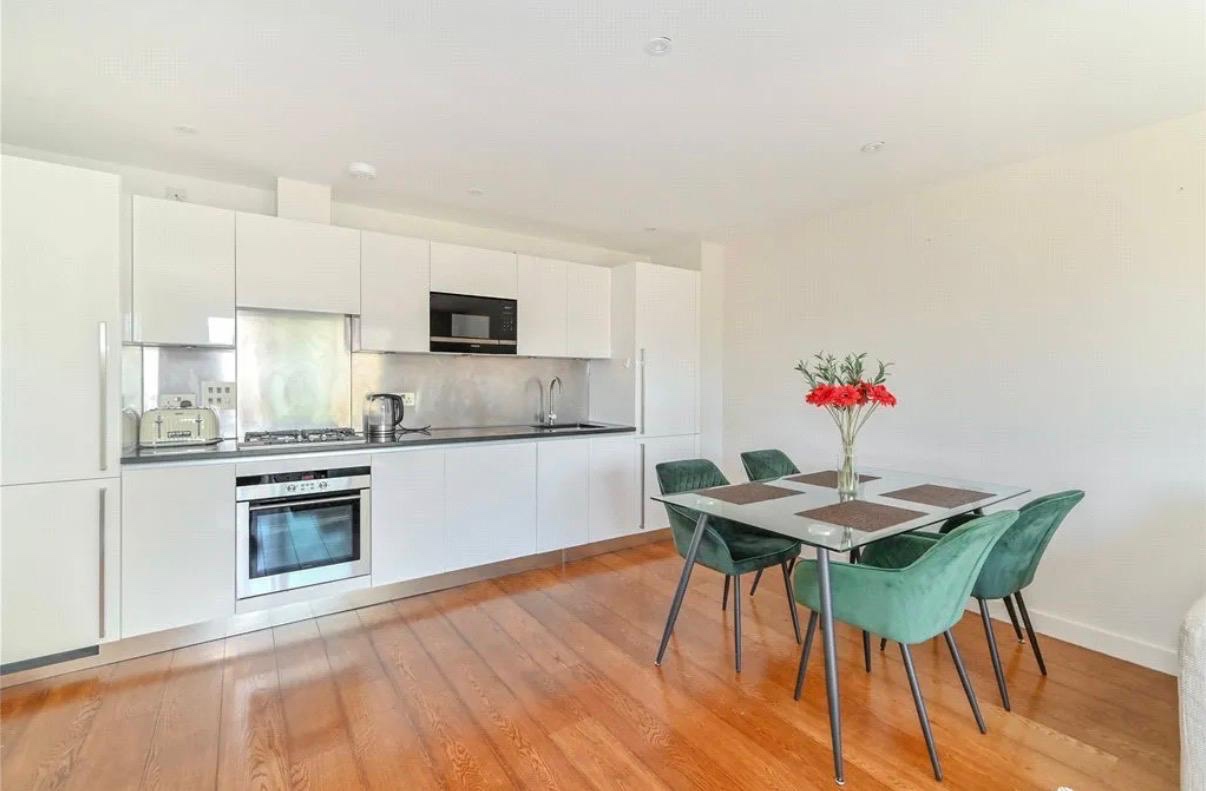 2 Bed Flat, Abbey Road, NW8 photo 4