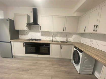 6 Bed Flat, Whippendell Road, WD18