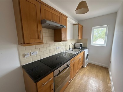 1 Bed Flat, Uxbridge Road, UB10