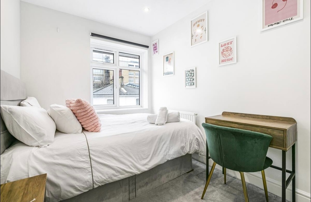 3 Bed Flat, Limerston St, SW10 photo 5