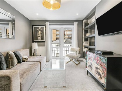 3 Bed Flat, Limerston St, SW10