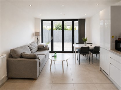 2 Bed Flat, Richmond Road, CF24