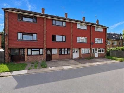 Studio Flat, Bettles Close, UB8