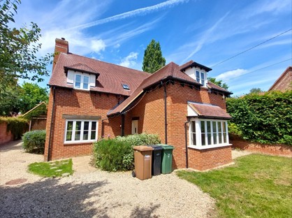 5 Bed Detached House, High St, OX14