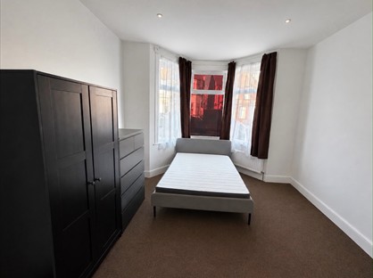 Room in a Shared House, London Road, HA9