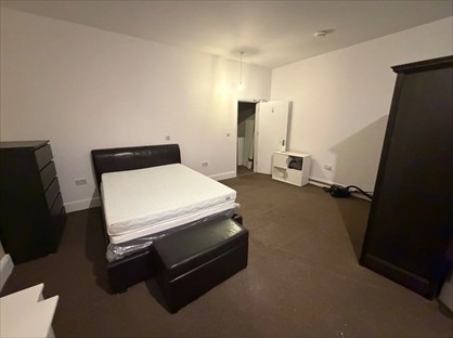Room in a Shared House, London Road, HA9