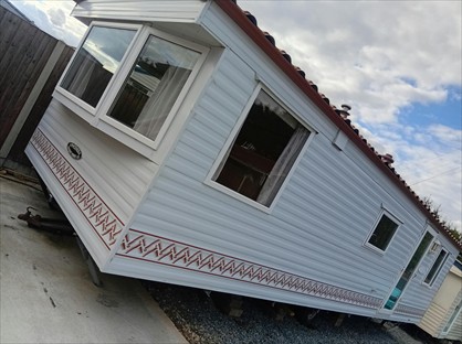 2 Bed Mobile Home, Wrecclesham Hill, GU10