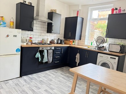 3 Bed Terraced House, Grosvenor Square, S2