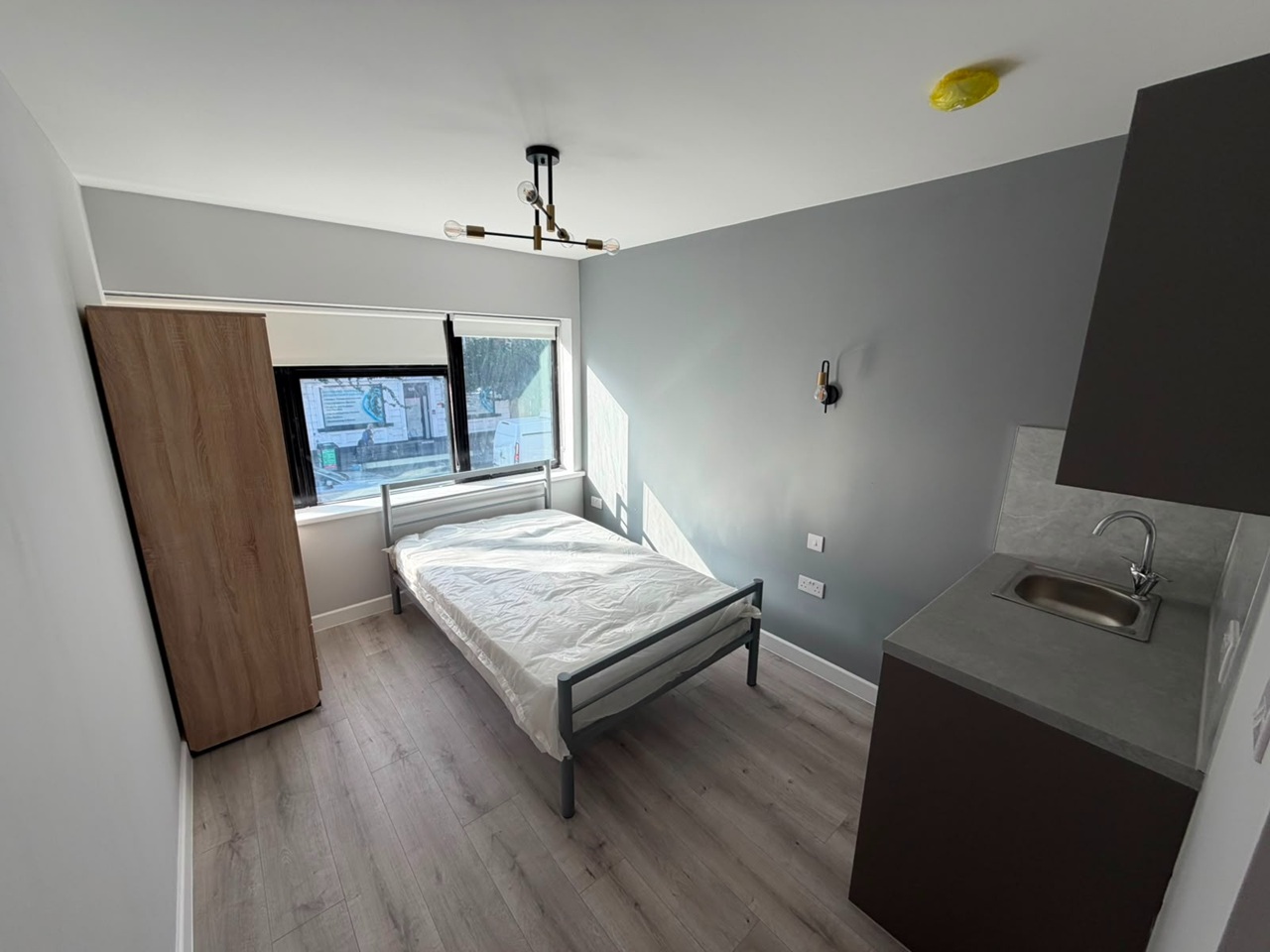 Studio Flat, Seven Sisters Road, N7 photo 4