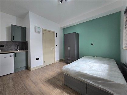 Studio Flat, Pound Road, KT16