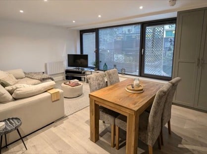 1 bed flat/apartment for rent in 1 Bed Flat, Olympian Heights, GU22