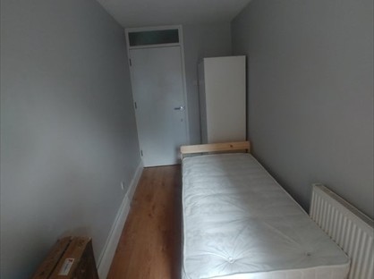 Room in a Shared House, The Sandlings, N22