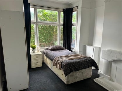 Room in a Shared House, Temple Road, WV13