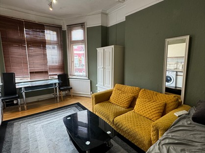 1 Bed Flat, Castletown Road, W14