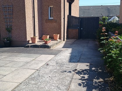 2 Bed Flat, Mckinlay Crescent, KA12