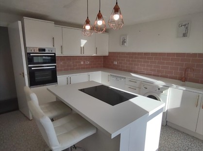 3 Bed Flat, Church View, ML5