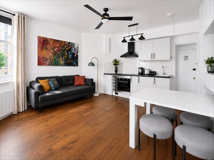 Studio Flat, Gloucester Gardens, W2